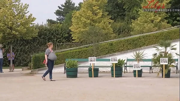 saggy tits no bra in public