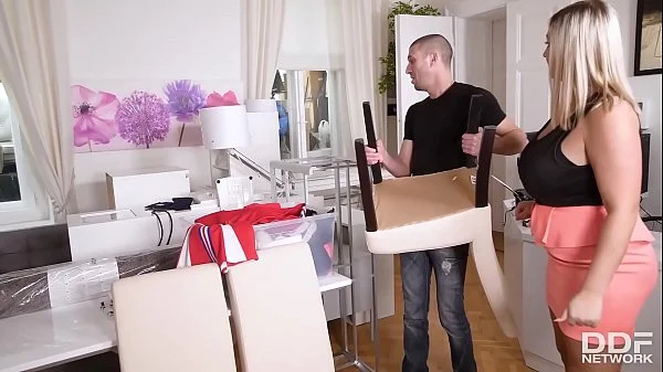 Wanna hear how I made my stepmom squirt?