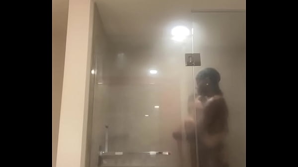 DruffBandit and Strawberry take a shower