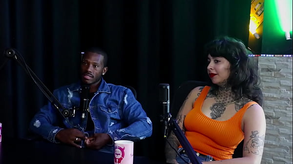 She had strange fetishes that were asked of her, she likes to see women making out, she had support from her family, but he... - My Hell Williams &amp_ Hyoran Carvalho (SHEER/RED)