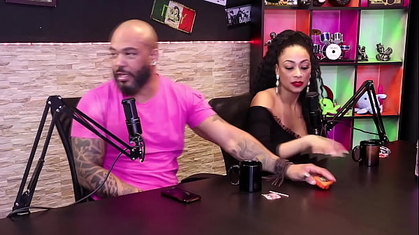 He told how he got into porn, he doesn't record other genres, he likes amateur and talks about his children - Negro Top Del&iacute_cia (SHEER/RED)