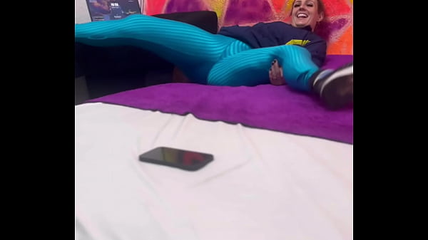 Before going to the gym, I'm so excited for my husband to eat me, he doesn't do anything! I got unbearably horny at the gym and cum ran down my legs!