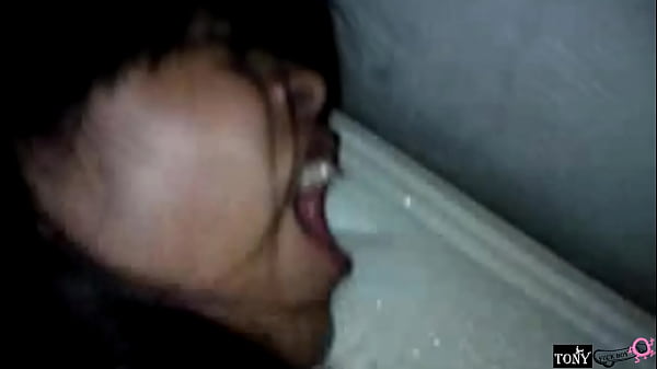 Hot Teen Girl has fun in anal