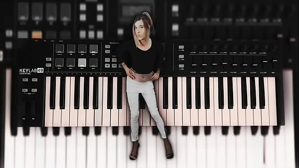 Pretty Girl Loves Dancing To The Music