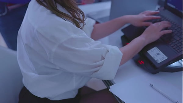 Boss fuck hot big tits secretary in the office. Quick office sex he can'_t last more than 1 minutes in her pussy