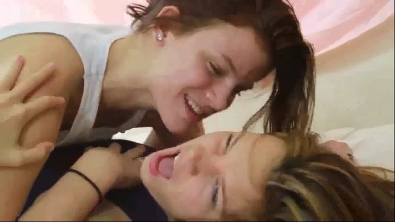 Homemade amateur lesbian real sister strap les